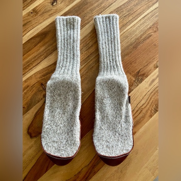 Acorn Women’s Original Slipper Sock purchased from LL Bean (Women’s 5.5-7.0) - Picture 5 of 9